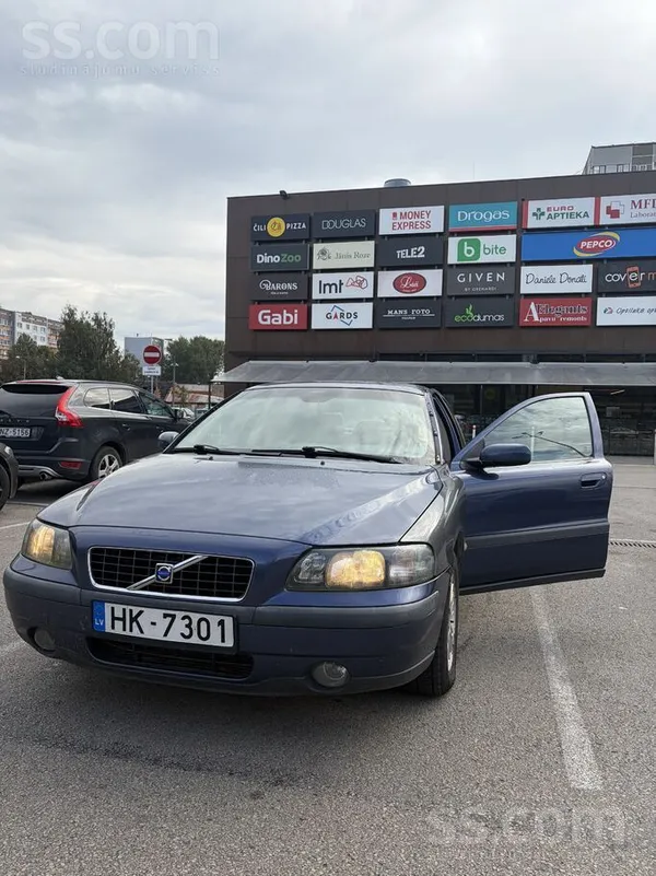 Volvo S60 2003, 2.4D dīzelis, Manuāls, Sedans, Zils — Latvijā