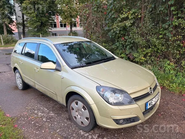 Opel Pardodu Opel Astra Station Wagon , ar svaigu iziet