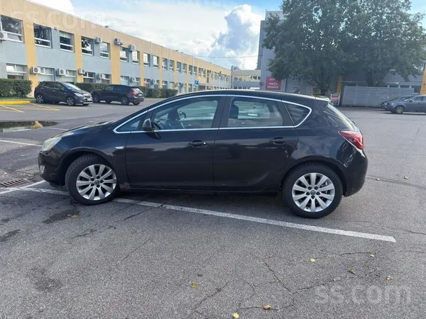Opel Pārdodu leģendāro šoseju un pilsētas valdnieku – 2