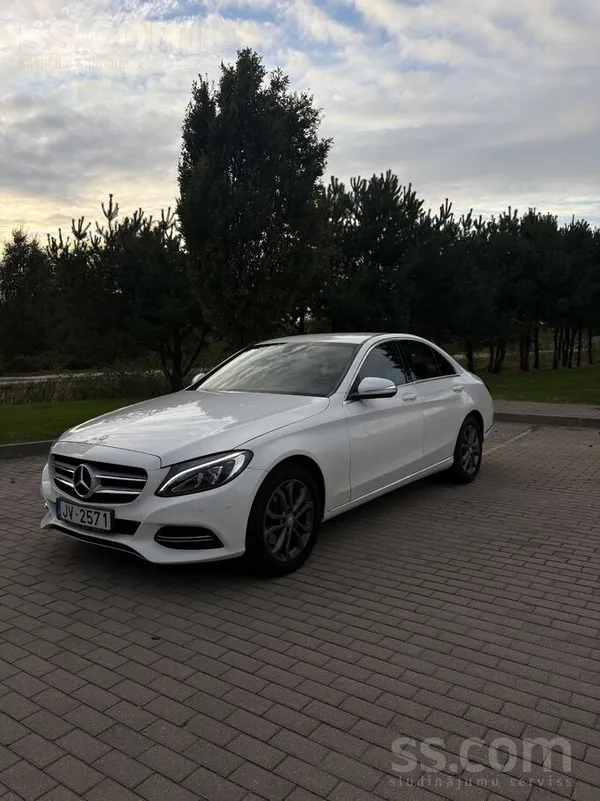 Mercedes C220 2015, 2.2D dīzelis, Automāts, Sedans, Balts — Latvijā