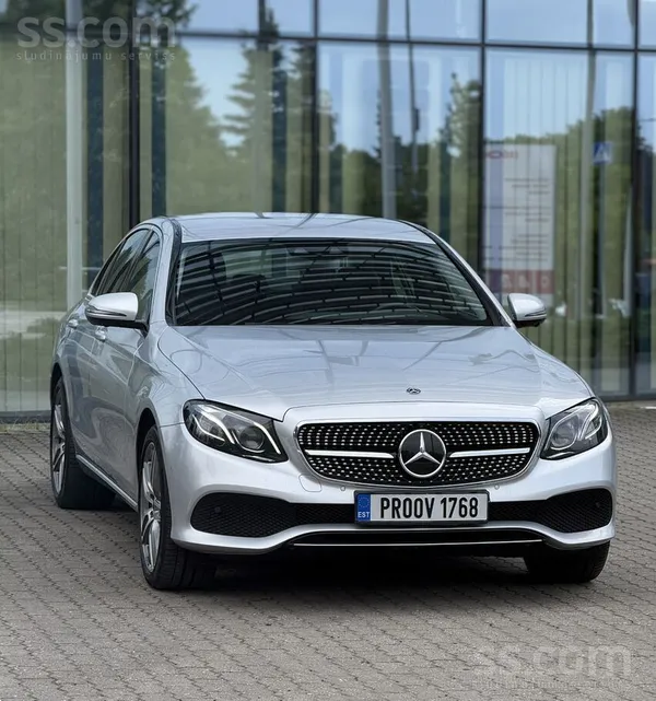 Mercedes-Benz E-klase no Zviedrijas, ļoti labā stāvoklī gan no ārpuses, gan