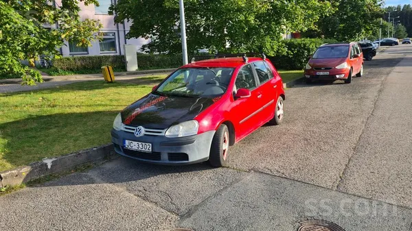 Auto uzturēts tehniskā kārtībā. Spidometrā ir 499000, bet uz 300000 tika nom