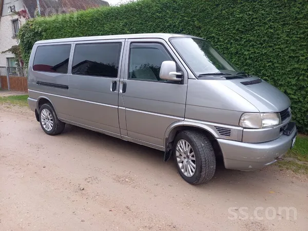 Volkswagen Caravelle - 1