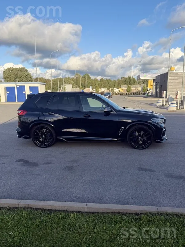 Продаю свой Автомобиль, Bmw X5M 50D
используется каждый день, по каско была