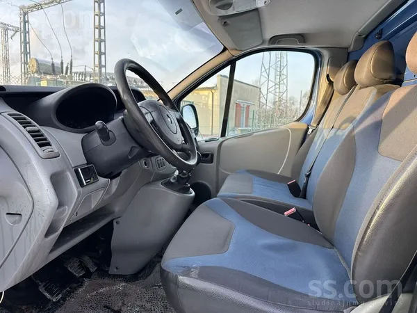 Renault Trafic 2012, 2.0D dīzelis, Manuāls, Furgons, Zils — Latvijā