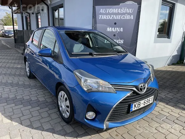 Toyota 2015 Toyota Yaris ar Pvn 1.3 Benzīns 73kW/99zs ar 