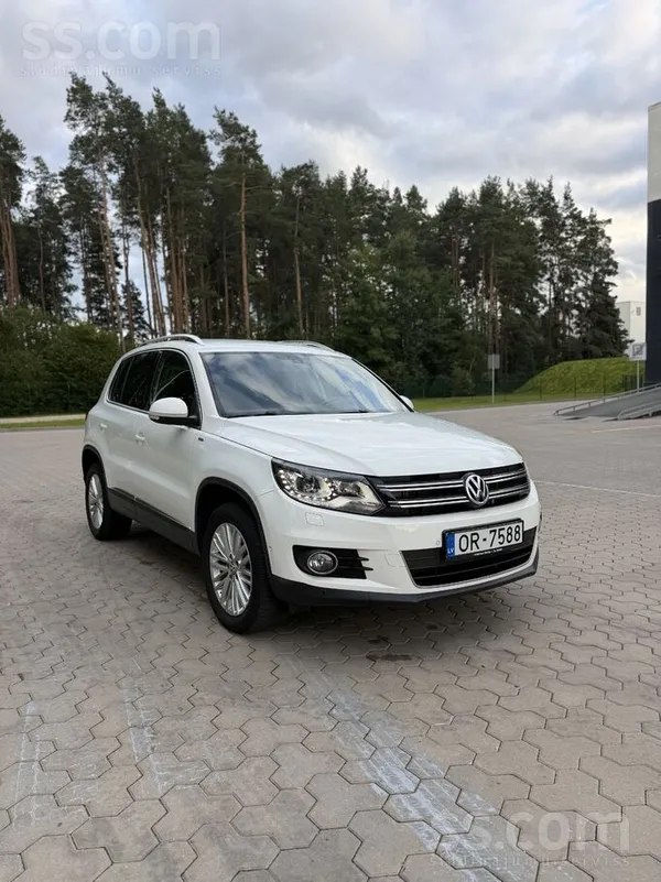 Volkswagen Tiguan - 1