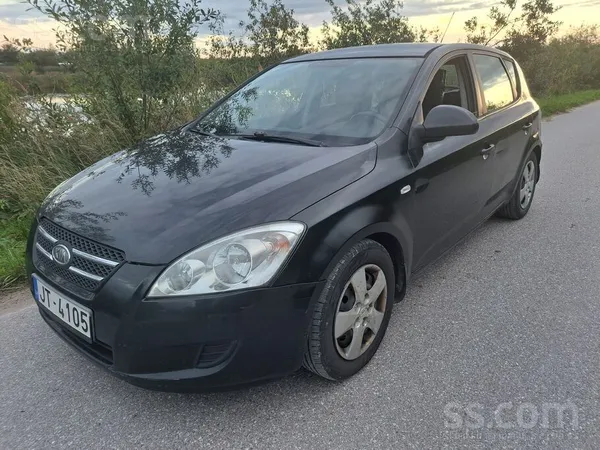 KIA Auto braucošs. Vidējais patēriņš 5.5l. Nesen mainī