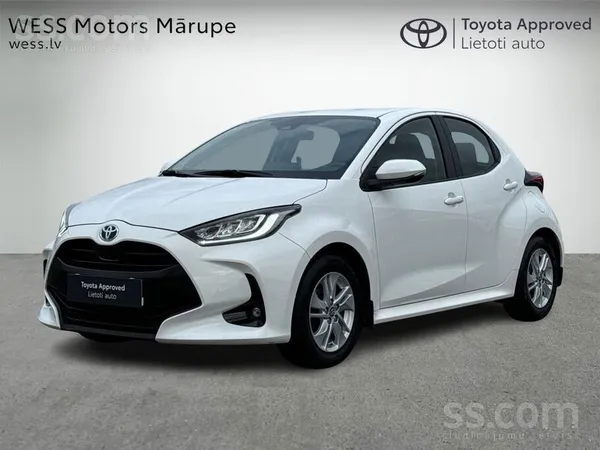Toyota Yaris 2023, 1.5H hibrīds, Automāts, Hečbeks, Balts — Latvijā