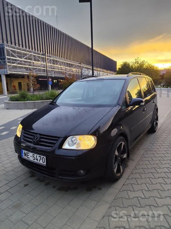 Volkswagen Pārdod Touran ļoti labā stāvoklī. Kārba strādā bez