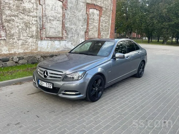 Pārdodu koptu 2012.gada Mercedes benz W204 3.0cdi 4matic, 170kw(231zs). Tehn