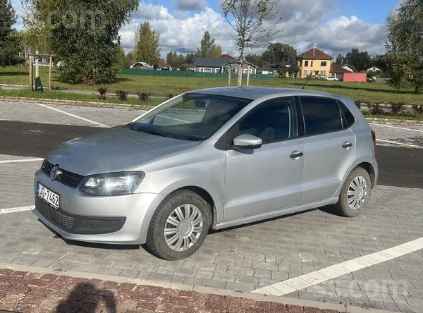 Volkswagen Polo 2010, 1.2 benzīns, Manuāls, Hečbeks, Sudrabs — Latvijā