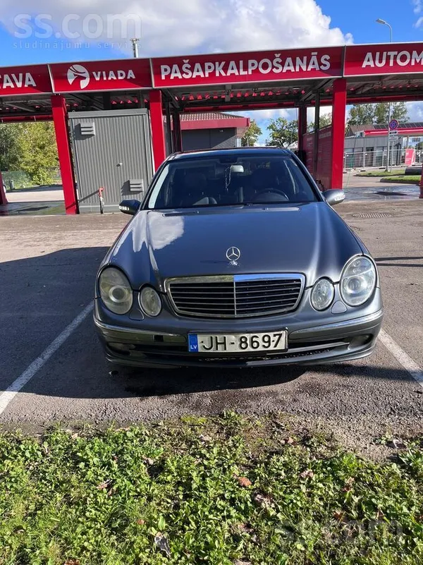 Mercedes E320 2006, 3.0D dīzelis, Automāts, Sedans, Pelēks — Latvijā
