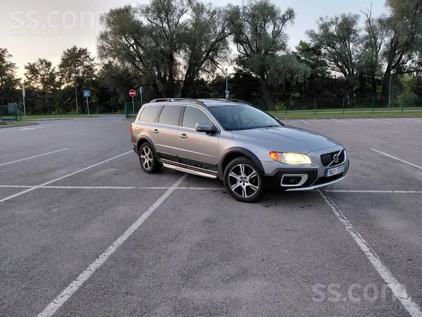 Volvo XC 70 - 1