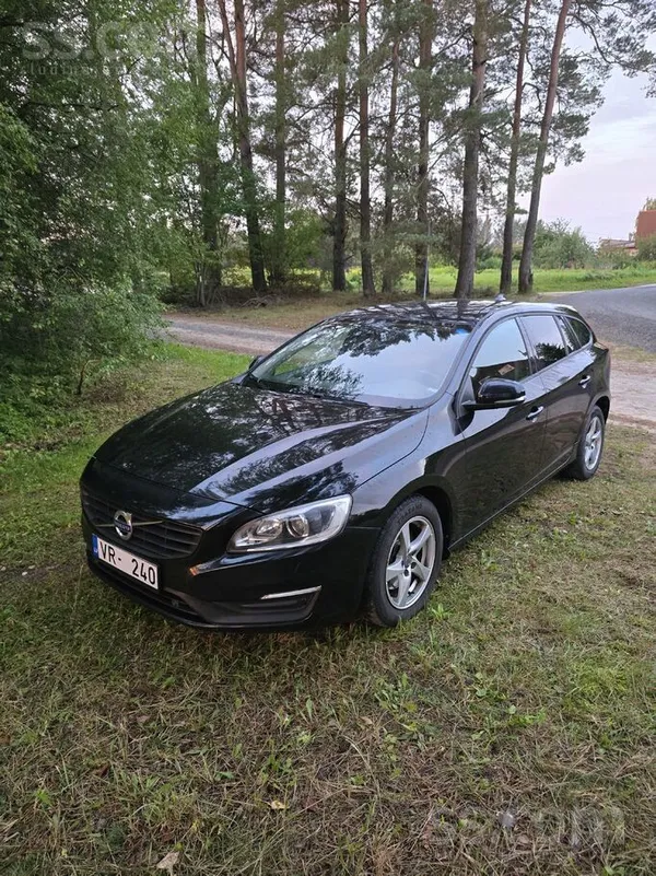 Volvo V60 2016, 2.0D dīzelis, Automāts, Universāls, Melns — Latvijā