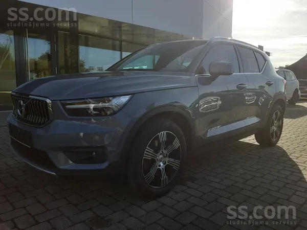 Volvo Xc40 D4 Awd
Inscription-komplektā cija. 
Auto atvests no Šveices un