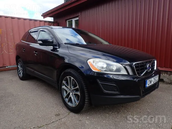 Volvo Xc60 2.4Td 4x4/Automāts, Ļoti labā komplektācijā. 

Automašīna ir La