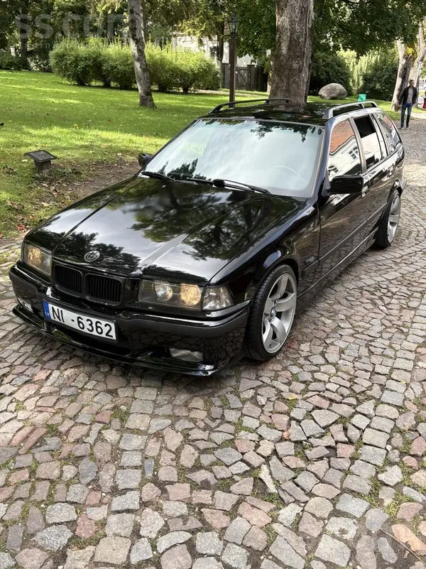 BMW Dzīvs E36.