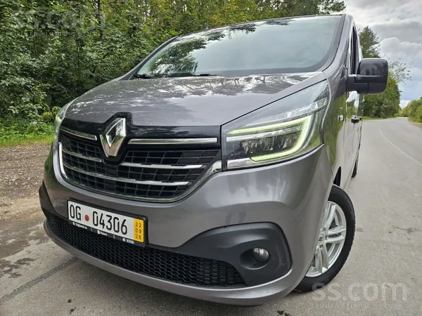 Tikko savā gaitā no Vācijas atbraucis Renault Trafic spaceclass 2.0d 125kw.