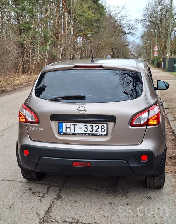 Nissan Qashqai - 1