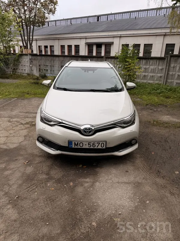Toyota Auris - 1