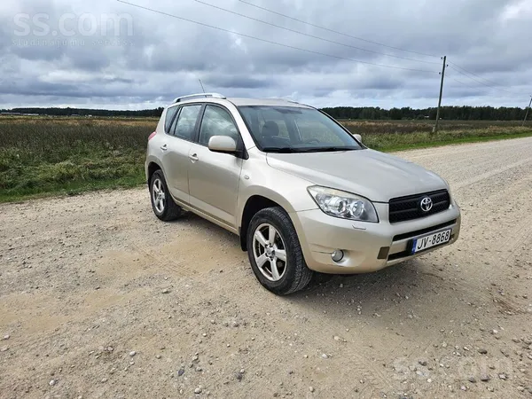 Toyota RAV 4 - 1