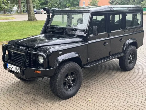 Land-Rover Defender