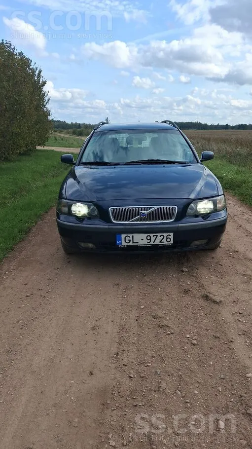 Volvo V70 - 1