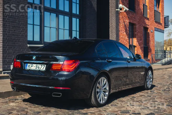 Pārdot BMW 740 xDrive Restyling 230kw. Mašīna ļoti labā stāvoklī. Ķēde, šāle