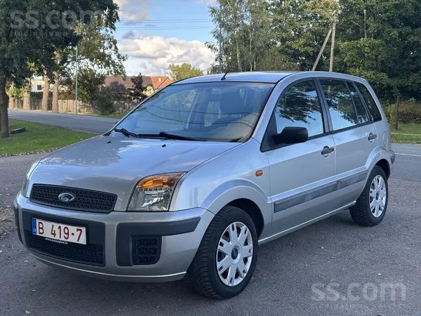 Ford Fusion - 1