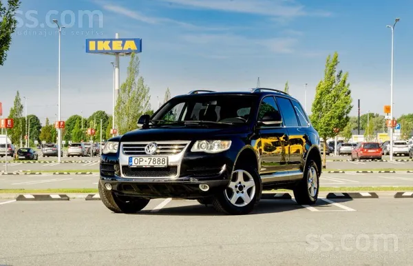 Volkswagen Touareg - 1