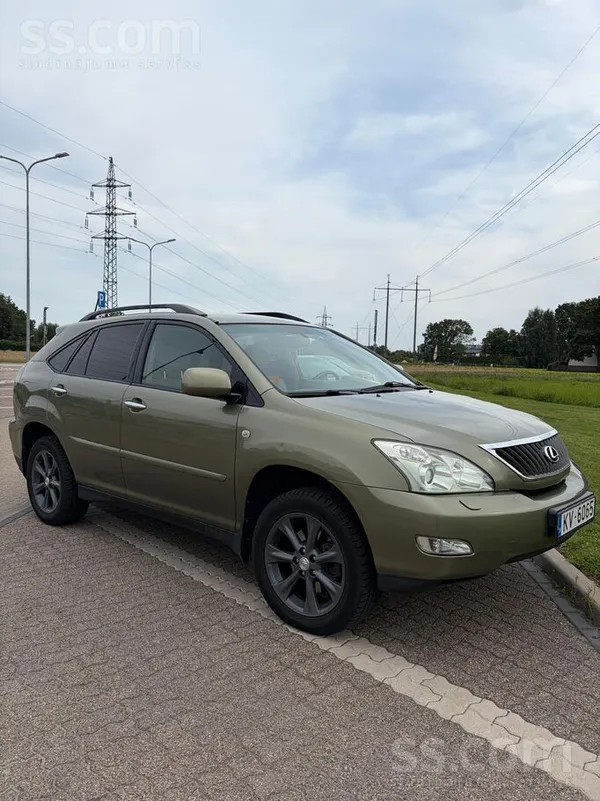 Lexus Kopts auto. Viena īpašniece pēdējos astoņus gadus.