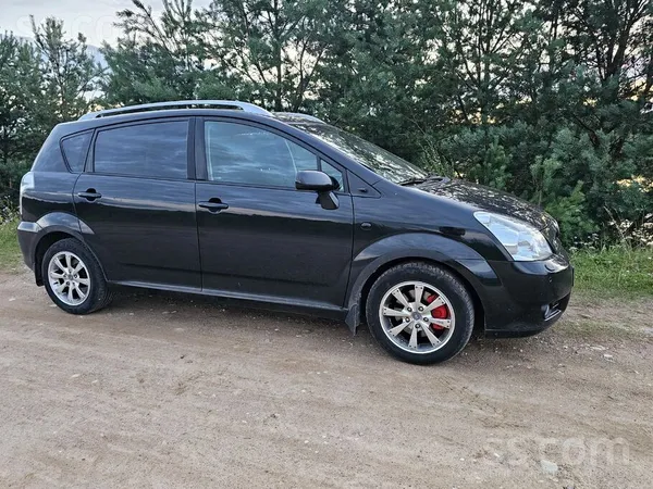 Продается Toyota Verso в отличном состоянии - 1.8 бензин, 95.kw второй хозяи