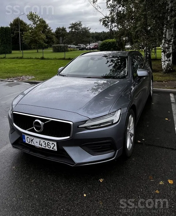 Volvo Pārdodu Volvo V60. Labs stāvoklis, pusādas salons,