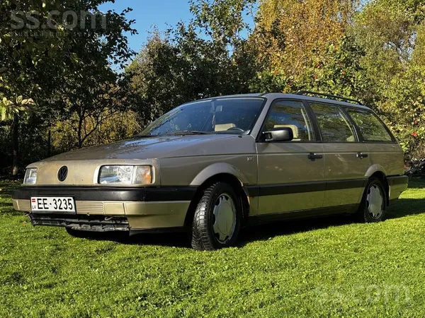 Pārdodu VW passat B3 benzīns 1, 8 inžektors, kompletā vasaras riepu un metāl