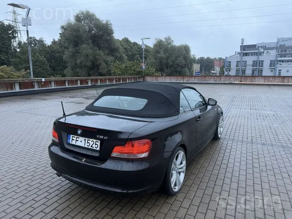 BMW Продаю BMW E88 118d Cabrio, 2010 года. 