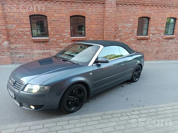 Audi A4 - 1