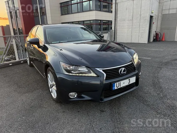 Pārdodu Lexus GS 450h – komfortablu un jaudīgu premium klases hibrīda sedanu