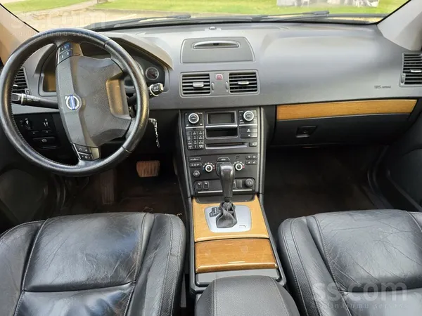 Volvo XC 90 - 1