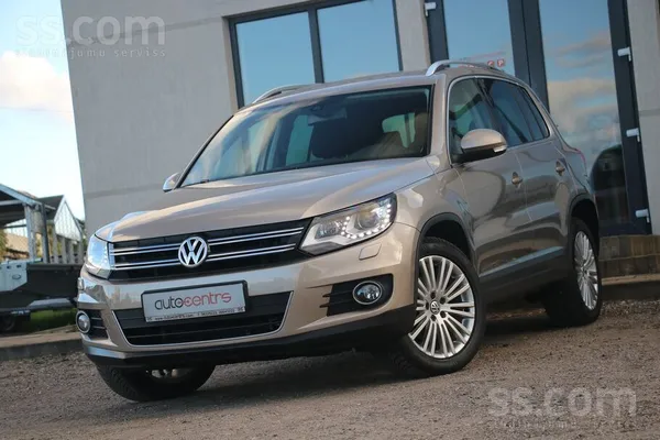 Volkswagen Tiguan - 1