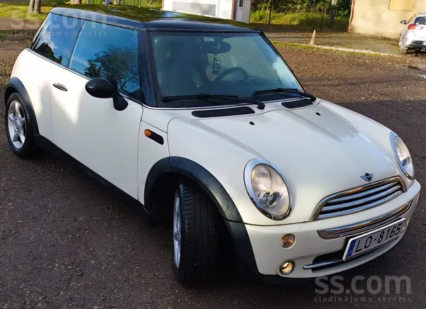 Pārdodu Mini Cooper labā stāvoklī ar retas komplektācijas salonu un labu ska