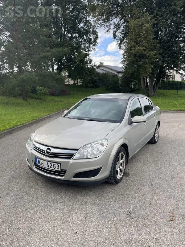 Opel Laba tehniska stāvokli, jaunas vissezonas riepas, 