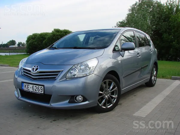 Toyota Verso - 1