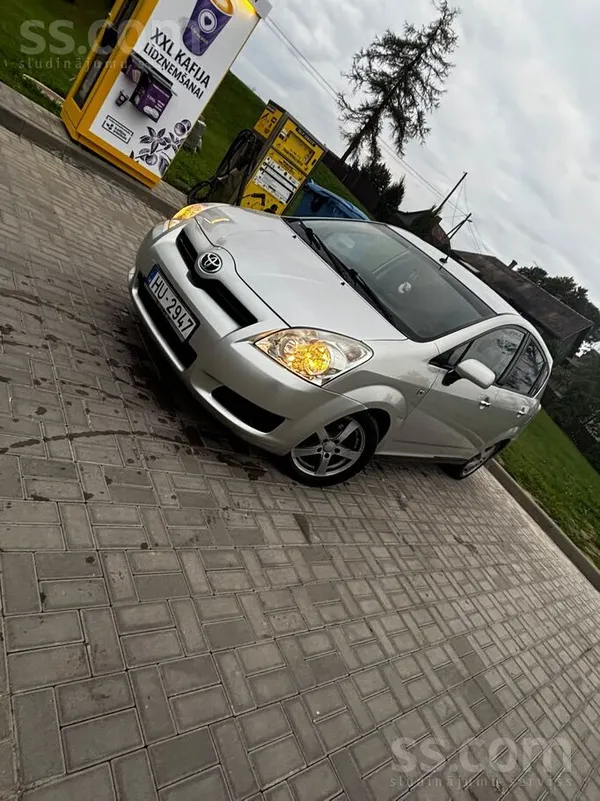 Toyota Corolla Verso - 1