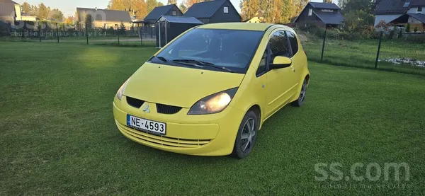 Automašīna ideālā stāvoklī Benzīns 1.3
Tiko izieta tehniskā.
Līdzi dodu
