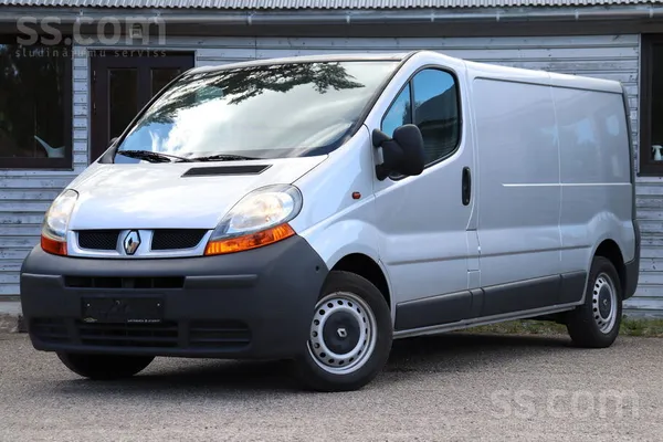 Renault Garā bāze. Tikko no Nīderlandes ievests Renault Tr