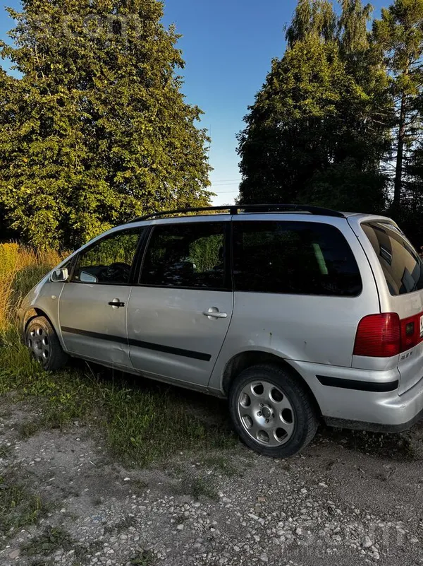Volkswagen Pārdod VW Sharan. 