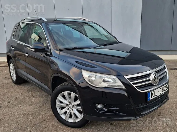 Volkswagen Tiguan - 1