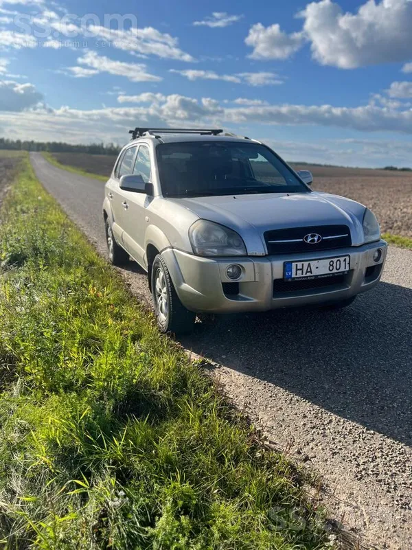 Hyundai Pārdošanā Hyndai Tuscon ar 2.0 benzīna 104kw motor