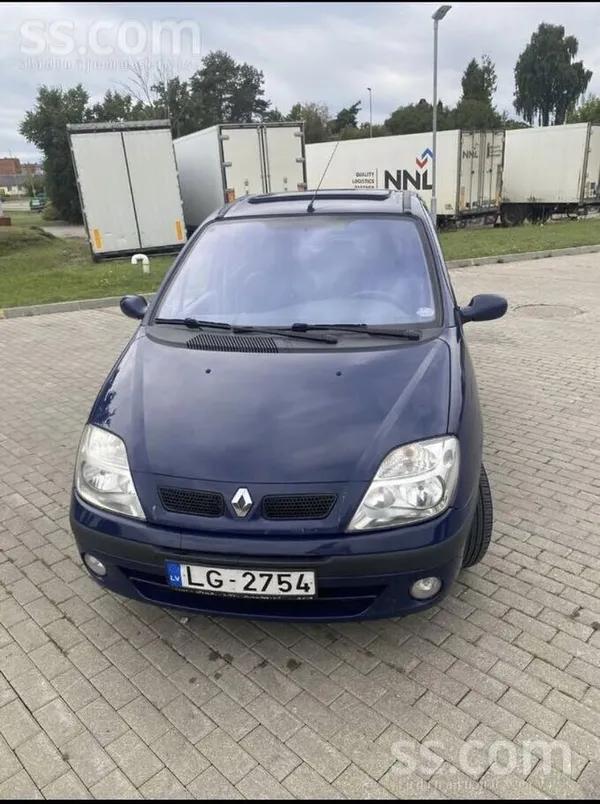 Renault Scenic - 1